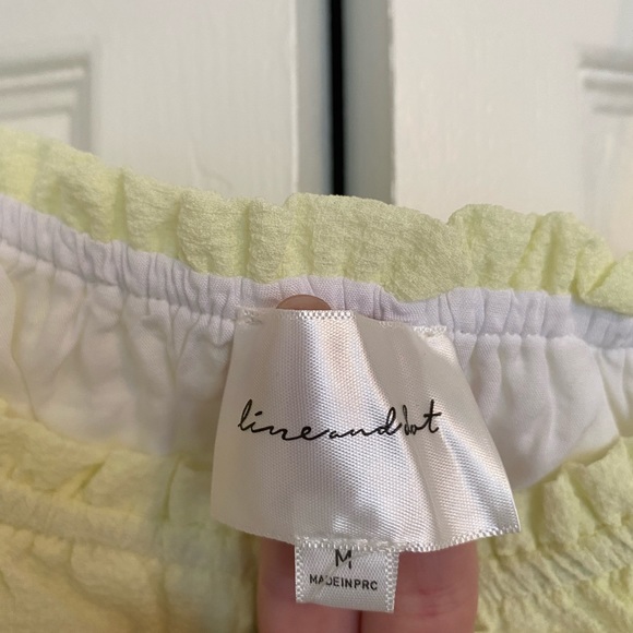 Line and dot, cropped bubble spaghetti strap tank. M, light neon green, NWOT - Picture 2 of 3